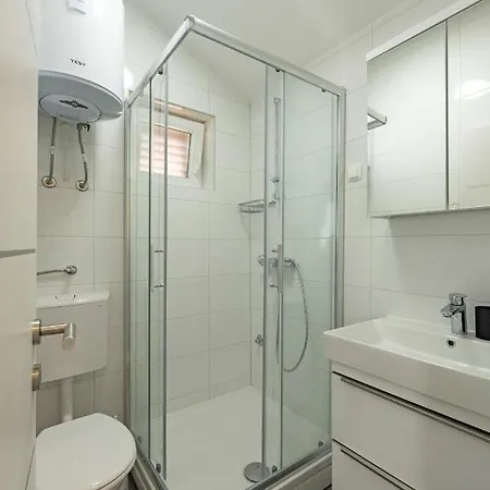 Apartmani Lovren Novalja Exterior foto