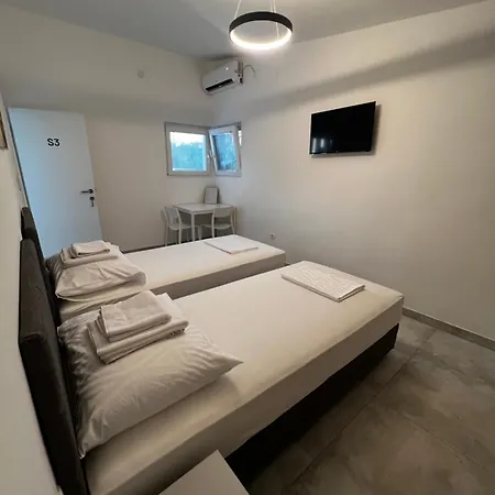 Apartmani Lovren Novalja Exterior foto