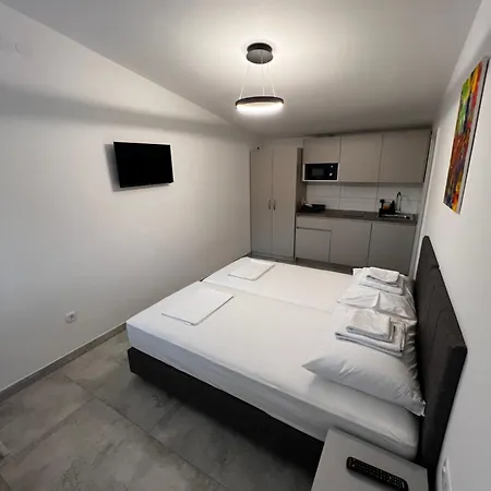 Apartmani Lovren Novalja Exterior foto