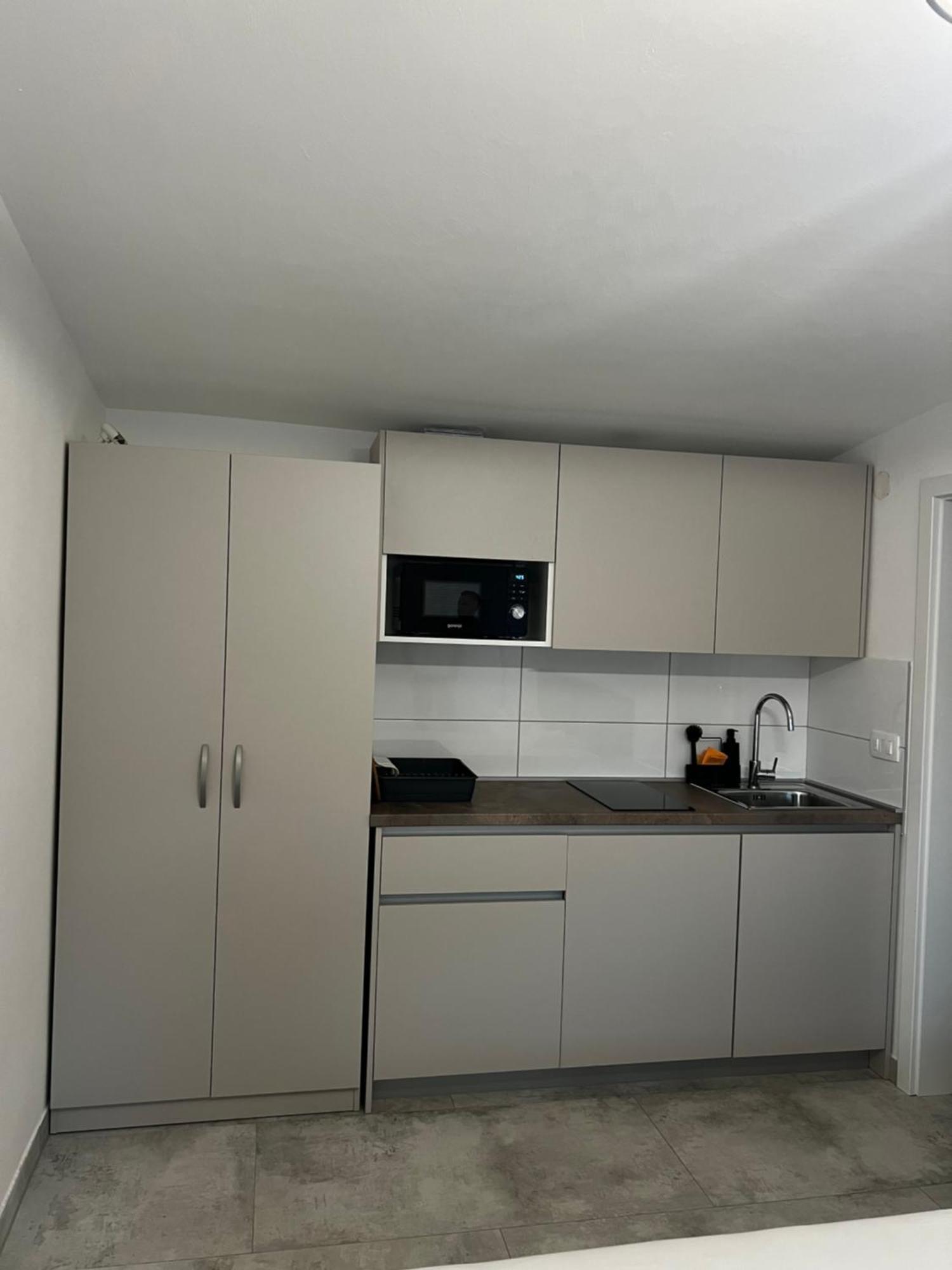 Lovren Apartment *